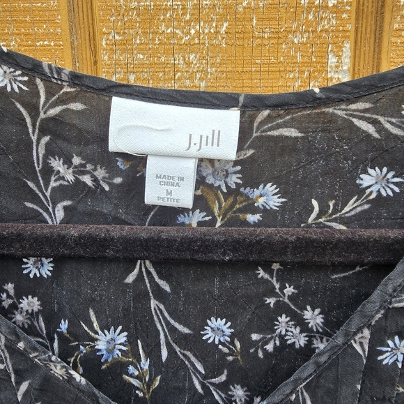 Floral Black Women's Top - Picture 2 of 3